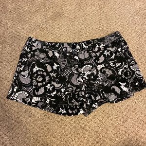 Black/White Lace Shorts Size 2